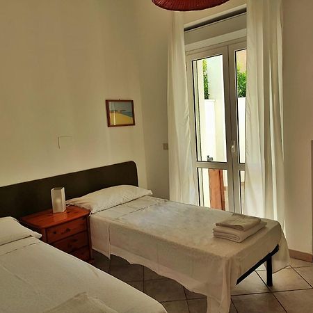 Mandarinoarancio Bed & Breakfast อเลซิโอ ภายนอก รูปภาพ