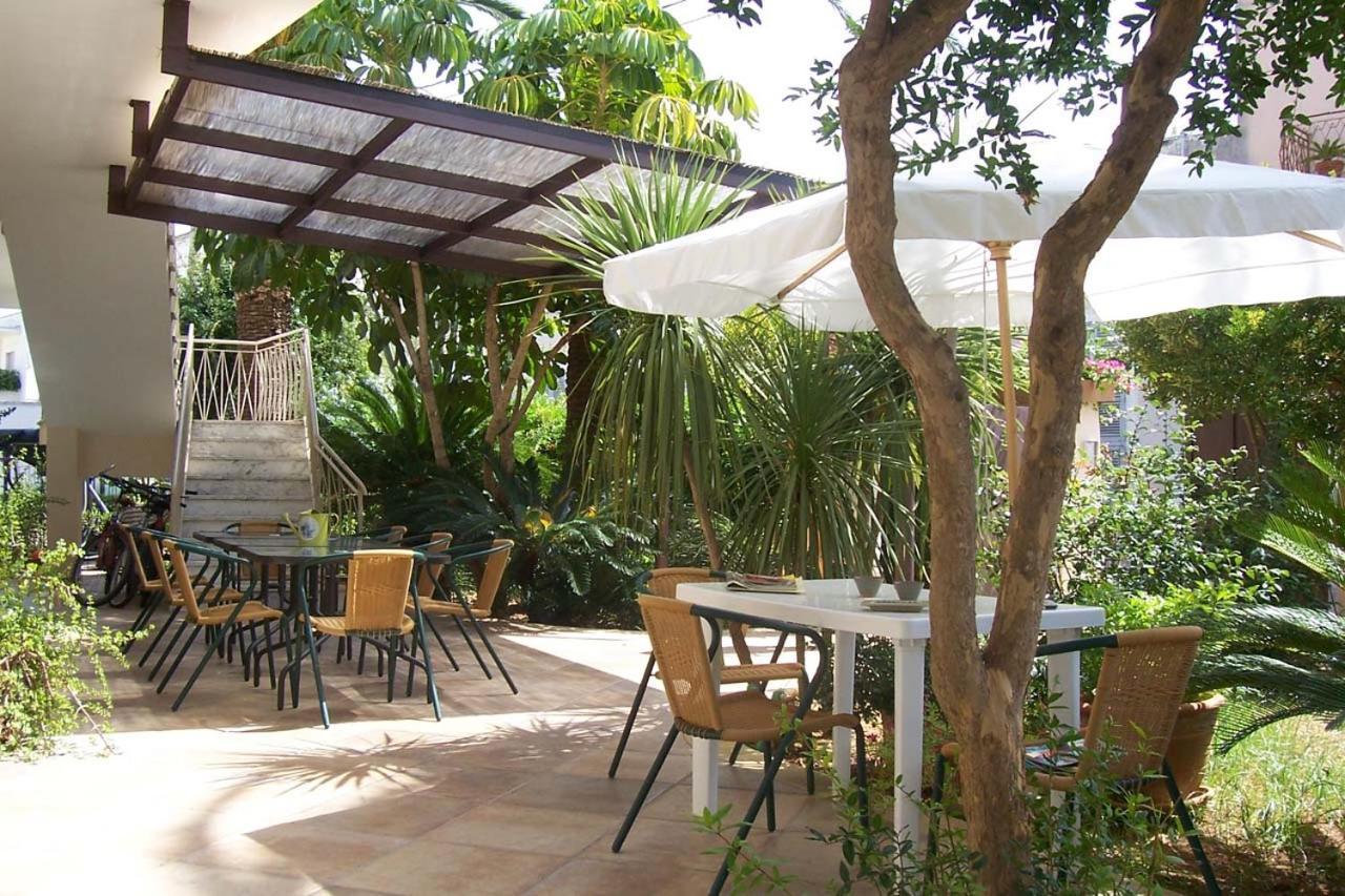 Mandarinoarancio Bed & Breakfast อเลซิโอ ภายนอก รูปภาพ