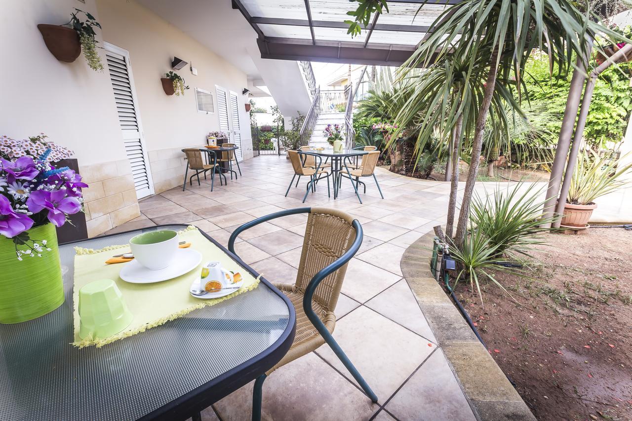 Mandarinoarancio Bed & Breakfast อเลซิโอ ภายนอก รูปภาพ