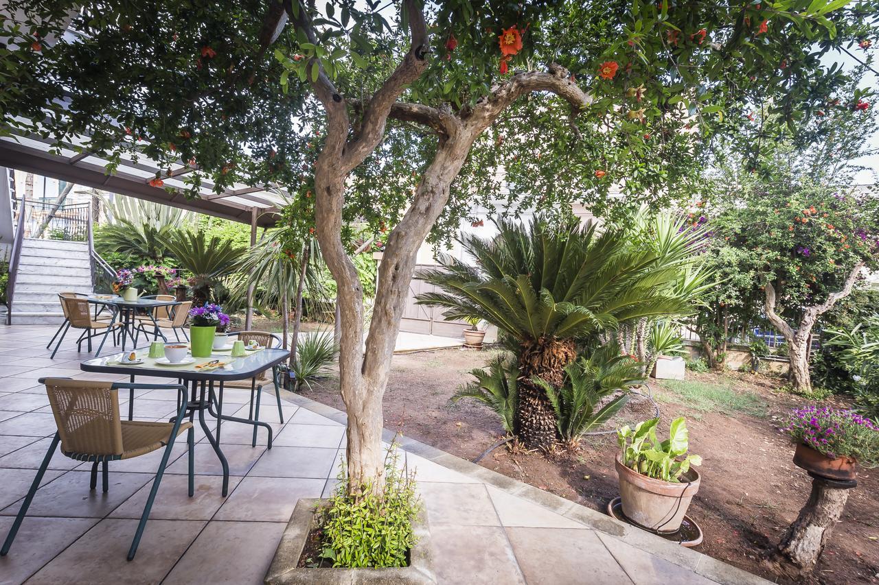 Mandarinoarancio Bed & Breakfast อเลซิโอ ภายนอก รูปภาพ
