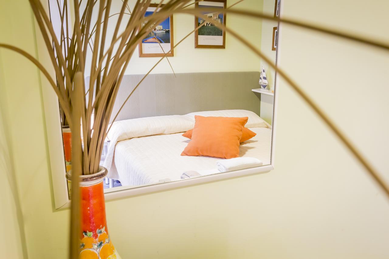 Mandarinoarancio Bed & Breakfast อเลซิโอ ภายนอก รูปภาพ