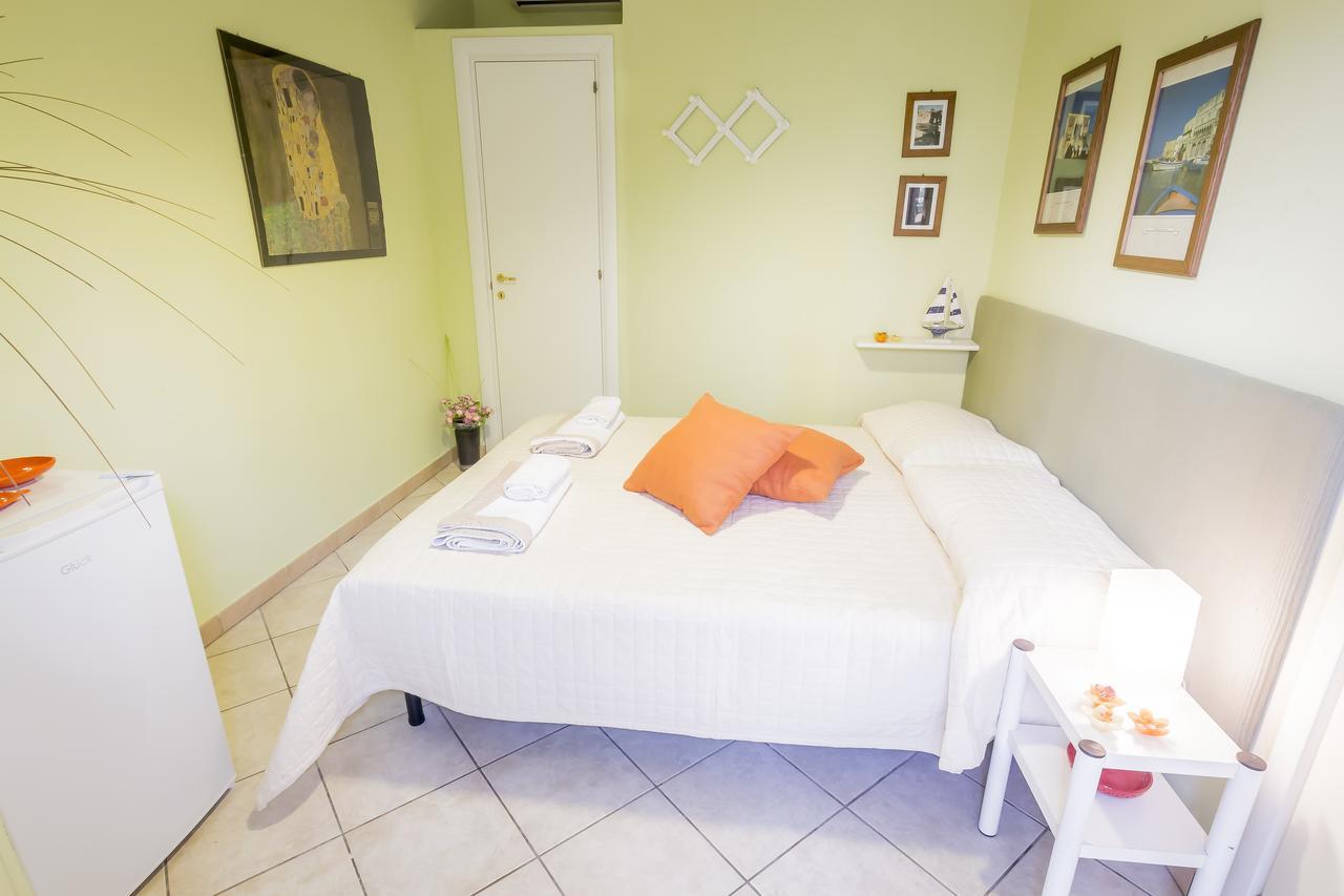 Mandarinoarancio Bed & Breakfast อเลซิโอ ภายนอก รูปภาพ